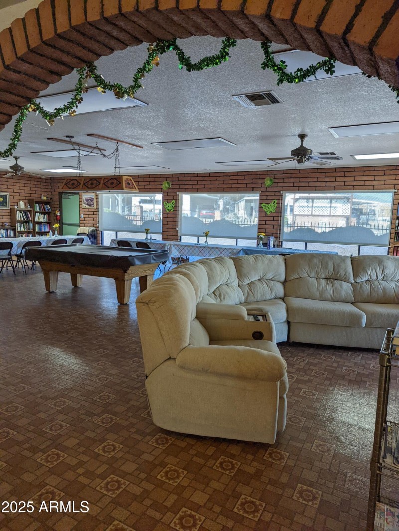 PXL_20230326_164915444 clubhouse 2