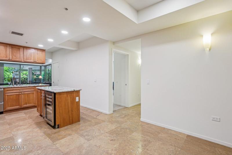 10-web-or-mls-E Rancho Vista Dr-S0807-01