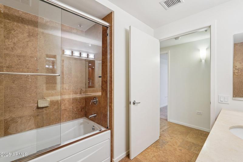 21-web-or-mls-E Rancho Vista Dr-S0807-02