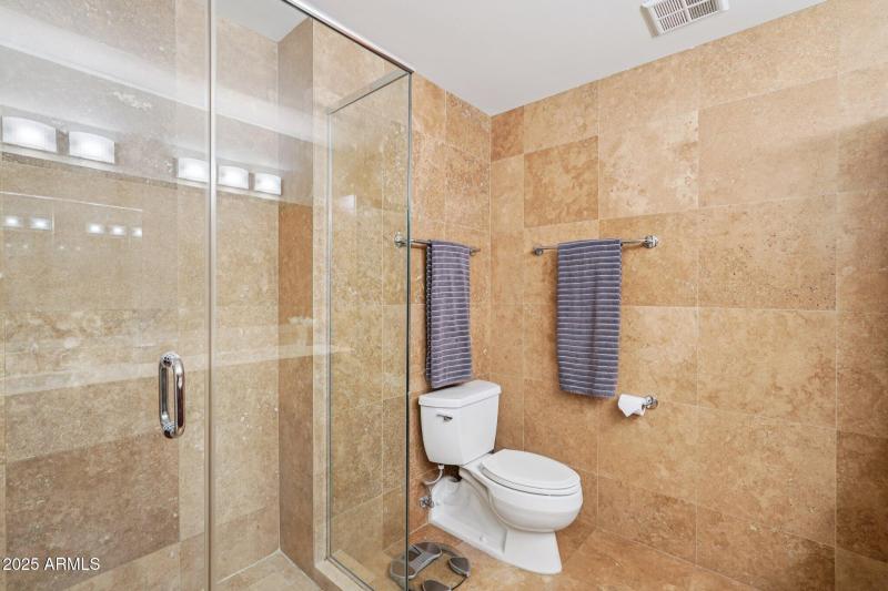 28-web-or-mls-E Rancho Vista Dr-S0807-02