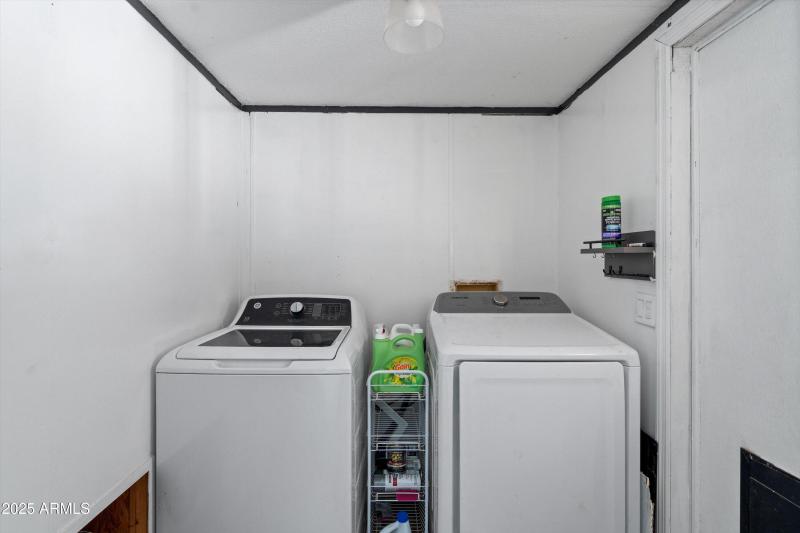 28-Laundry Room