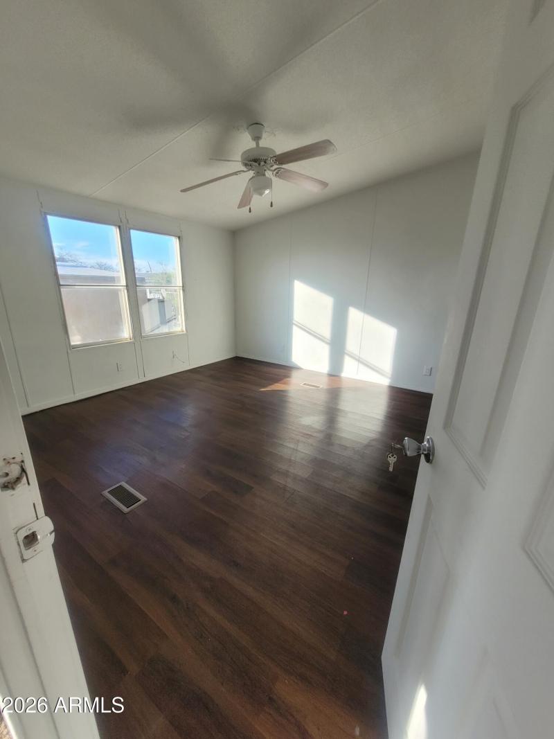 Resized%281766430333004%29_Resized_20251