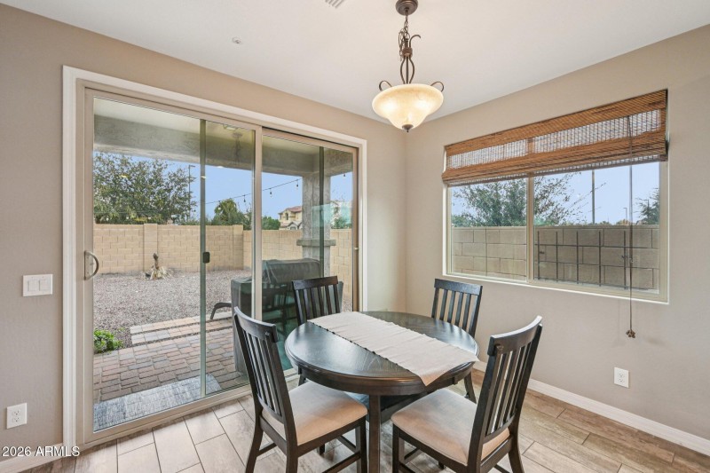 4-web-or-mls-E Lodgepole Dr-S0201-008