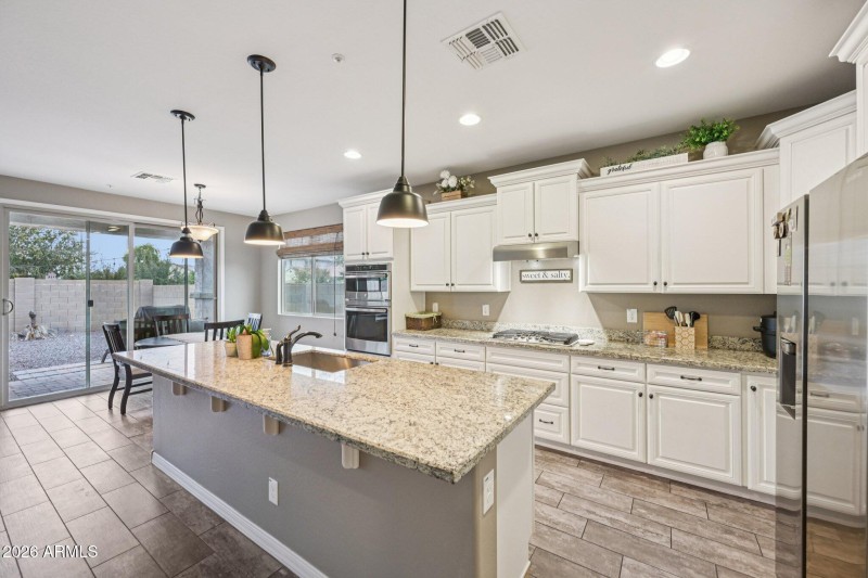 7-web-or-mls-E Lodgepole Dr-S0201-014