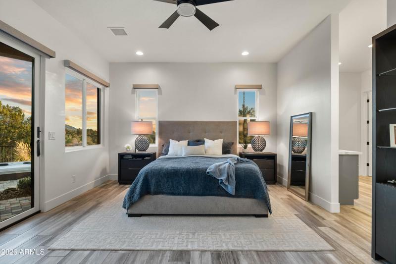 30-Primary Bedroom (1)