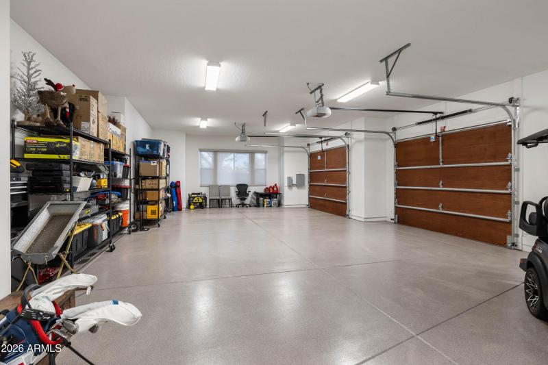 50-Garage Interior (2)