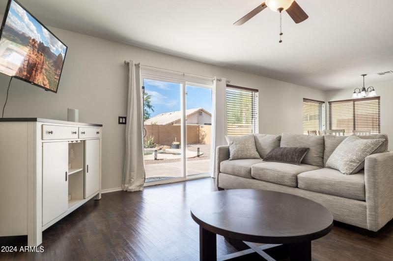 10-web-or-mls-7515-e-laguna-azul-ave