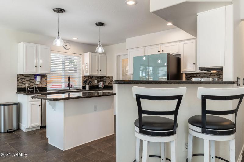 11-web-or-mls-7515-e-laguna-azul-ave