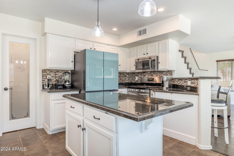 14-web-or-mls-7515-e-laguna-azul-ave