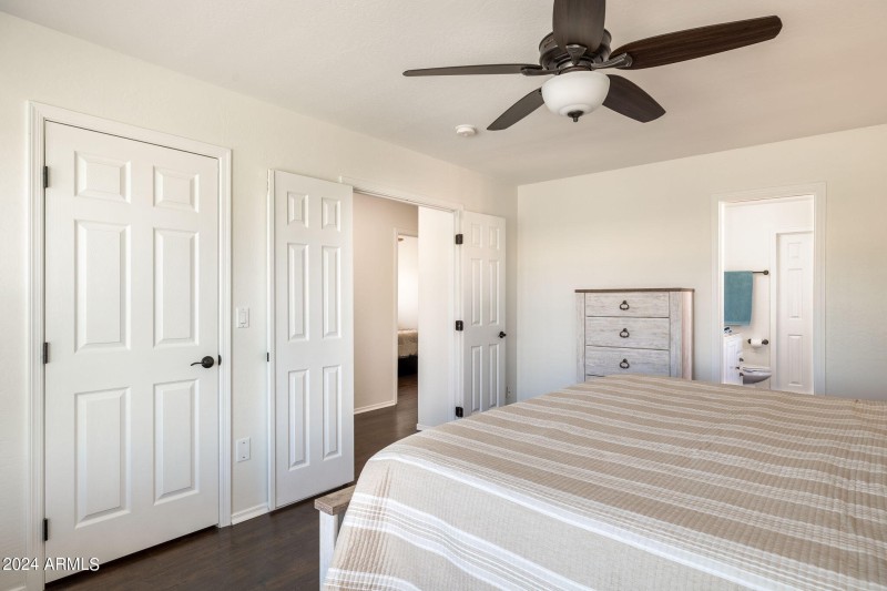 30-web-or-mls-7515-e-laguna-azul-ave