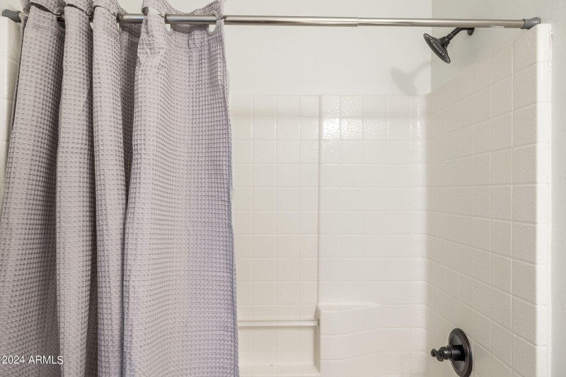 45-web-or-mls-7515-e-laguna-azul-ave