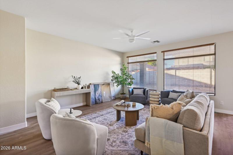 6-web-or-mls-W Charter Oak Rd-006