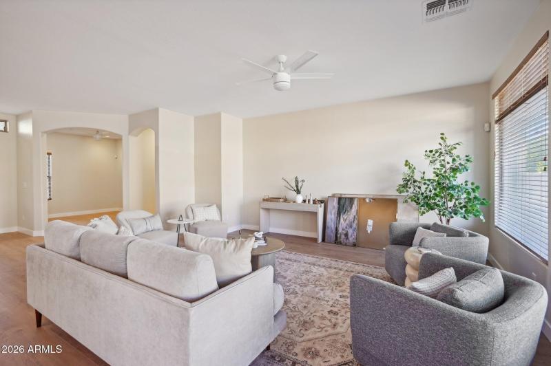 7-web-or-mls-W Charter Oak Rd-007