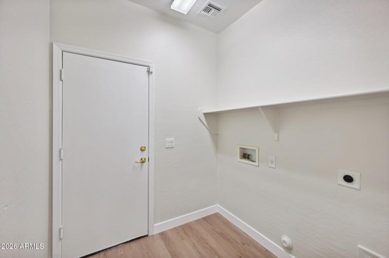 22-web-or-mls-W Charter Oak Rd-022