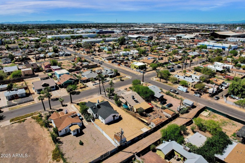 70-web-or-mls-329-n-17th-dr