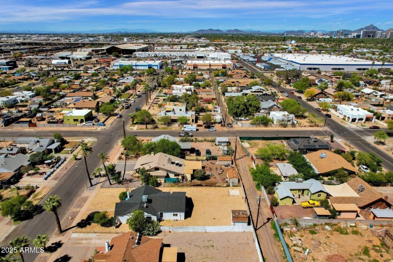 71-web-or-mls-329-n-17th-dr