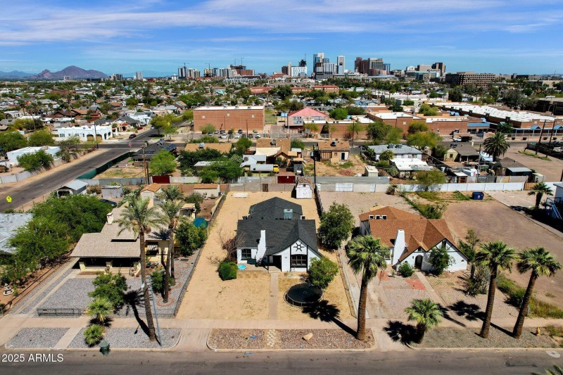 73-web-or-mls-329-n-17th-dr