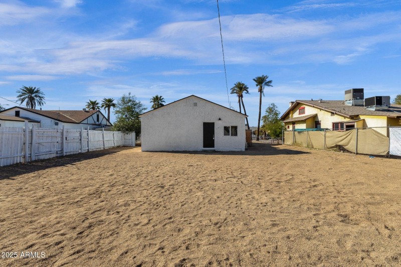 58-web-or-mls-329-n-17th-dr