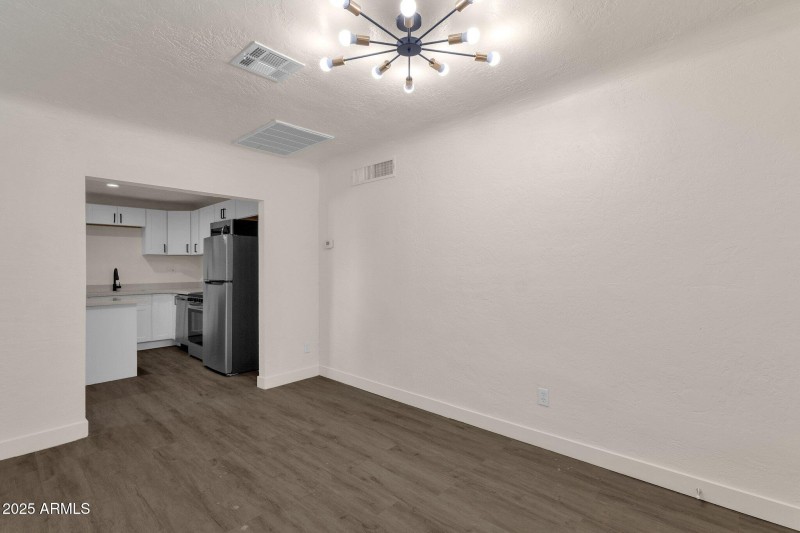 7-web-or-mls-329-n-17th-dr