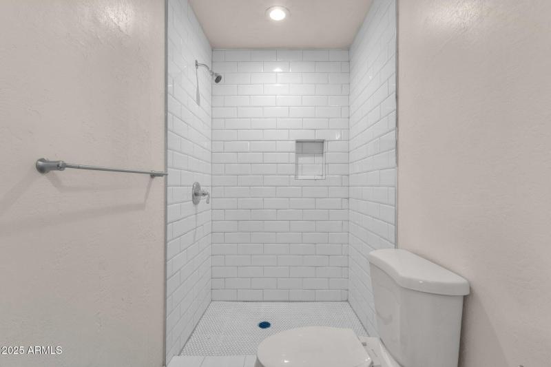 23-web-or-mls-329-n-17th-dr