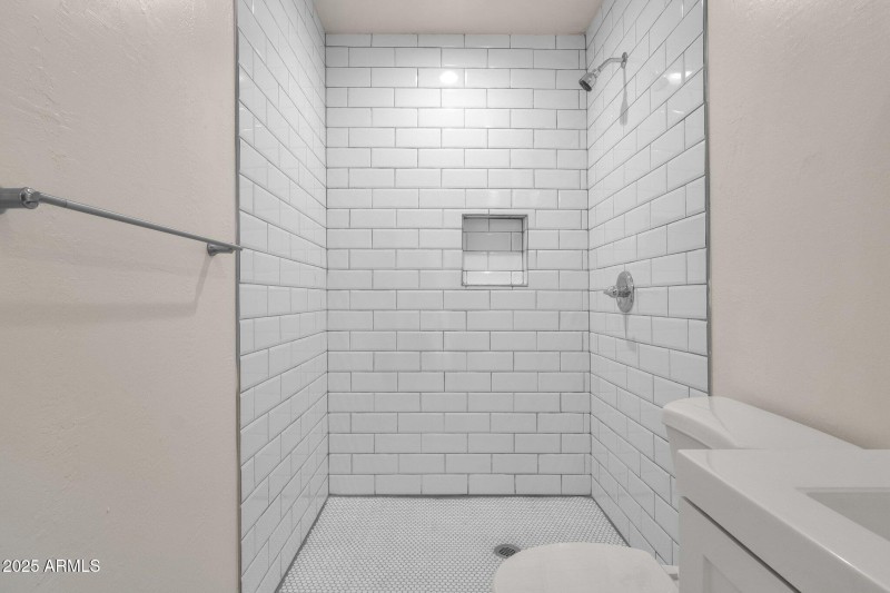 50-web-or-mls-329-n-17th-dr