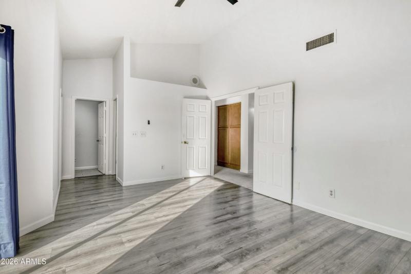 primary suite view 2 vacant