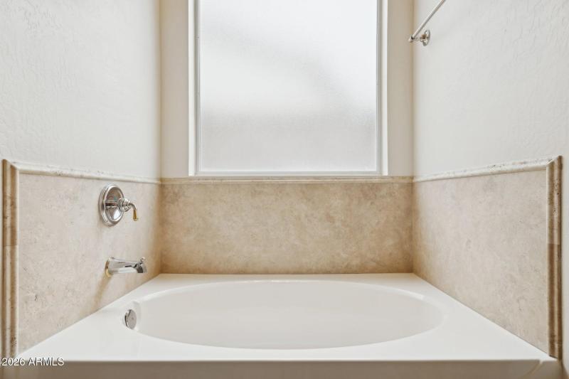 23-web-or-mls-4831-e-fernwood-ct