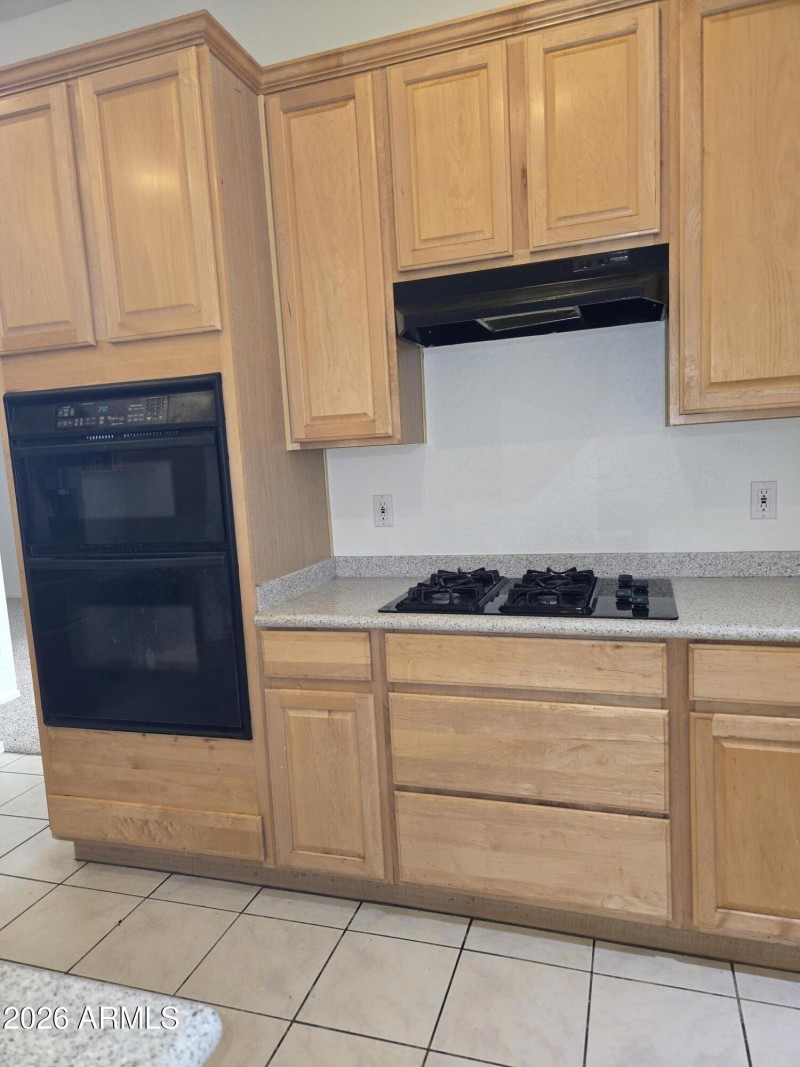 Kitchen Cooktop and Ovens