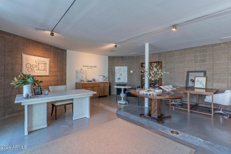 6901 East 1st Street-large-013-017-6901