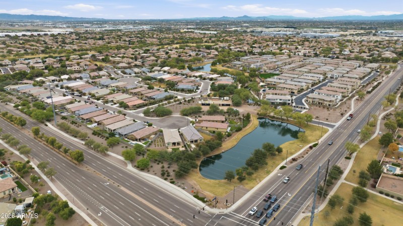 DRONE Reflecting_Walls_Real_Estate_Photo