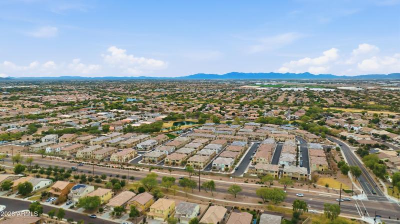 DRONE Reflecting_Walls_Real_Estate_Photo
