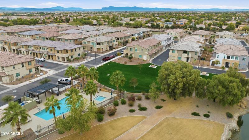 DRONE Reflecting_Walls_Real_Estate_Photo