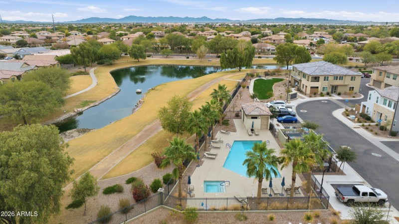 DRONE Reflecting_Walls_Real_Estate_Photo