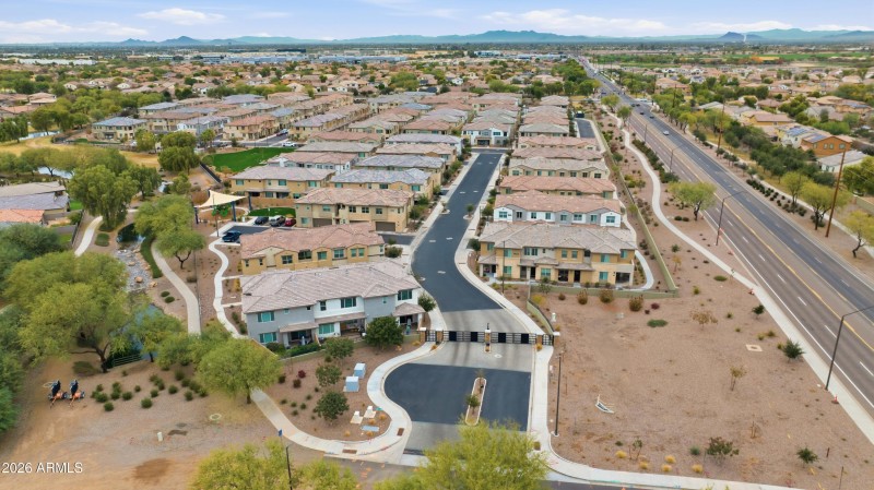 DRONE Reflecting_Walls_Real_Estate_Photo