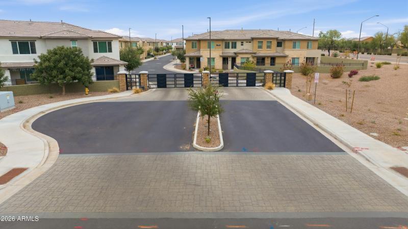 DRONE Reflecting_Walls_Real_Estate_Photo