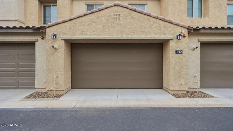 Reflecting_Walls_Real_Estate_Photography