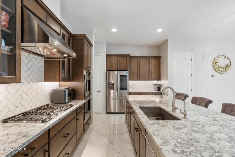 Stylishly Appointed Chef’s Kitchen