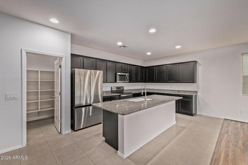 Kitchen-Pantry
