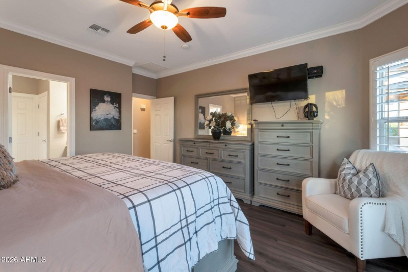 9-web-or-mls-Qp-8562