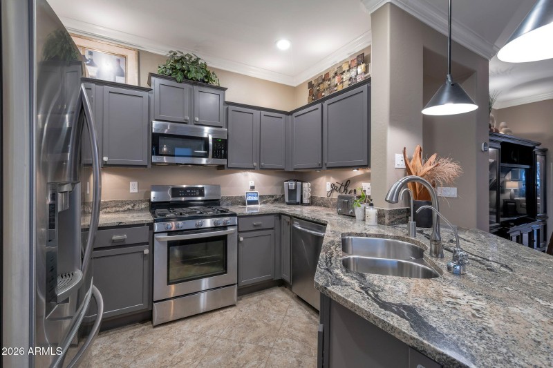 14-web-or-mls-Qp-8597