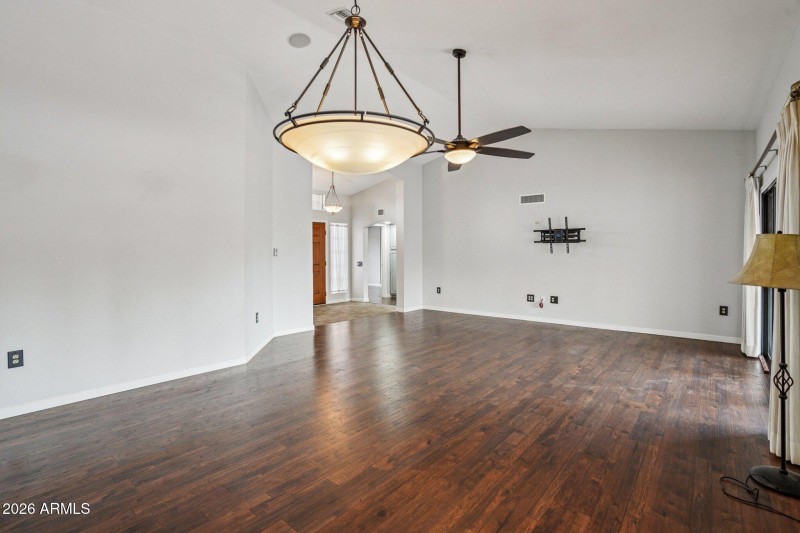 8-web-or-mls-W Antelope Dr-S0301-008