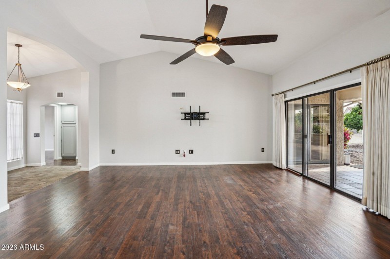 9-web-or-mls-W Antelope Dr-S0301-009