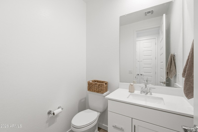 4d downstairs half bathroom