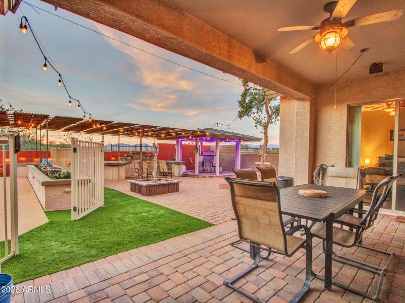 Evening_03-Backyard--(3)