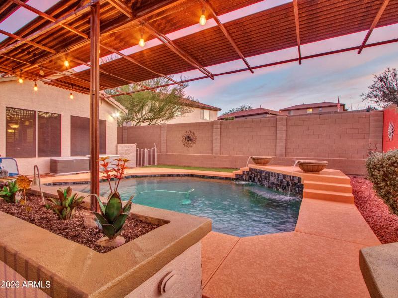 Evening_03-Backyard--(14)