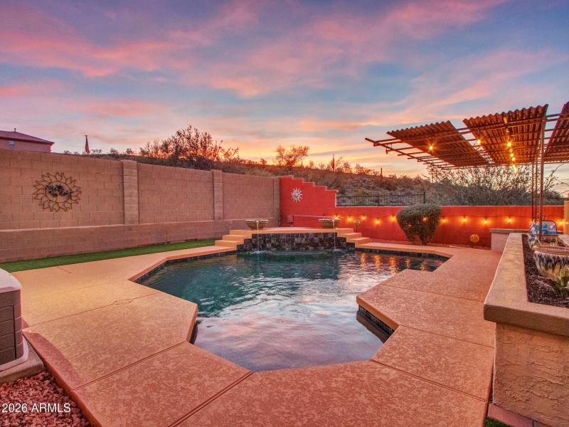 Evening_03-Backyard--(16)