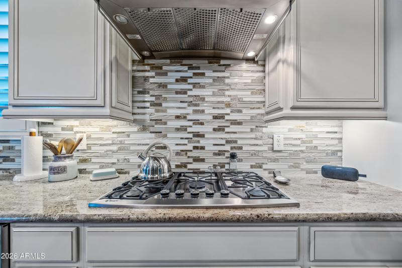 23-28077N100D-ocupix-12-30