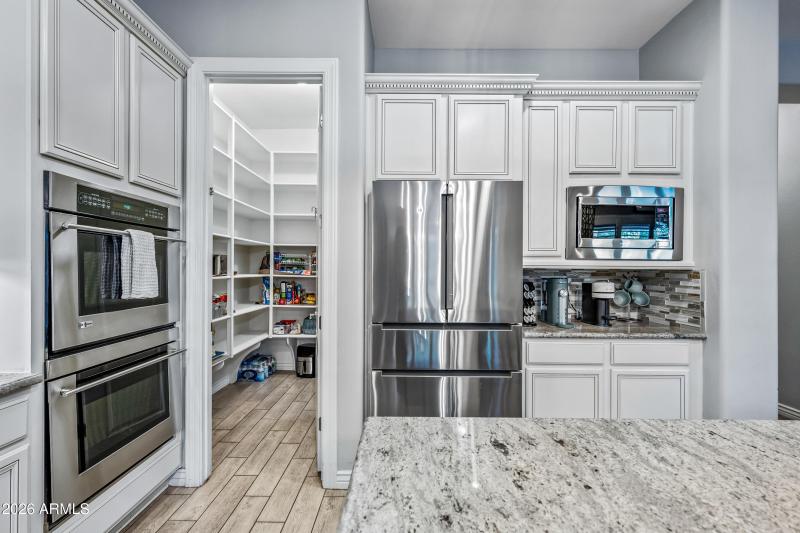 25-28077N100D-ocupix-12-30