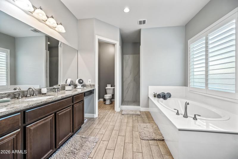 69-28077N100D-ocupix-12-30