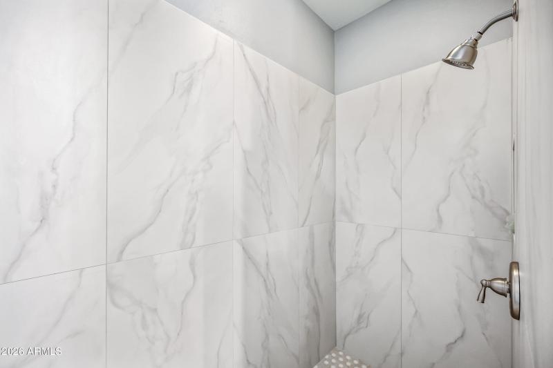 74-28077N100D-ocupix-12-30